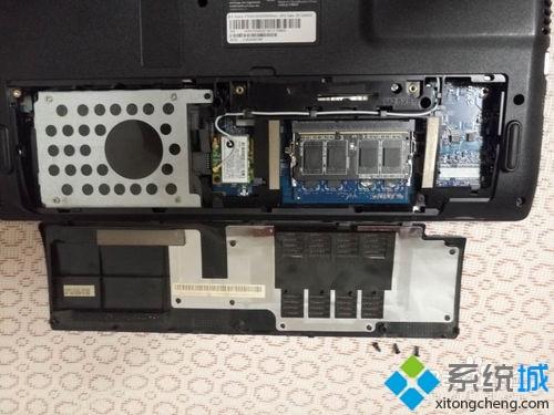 宏碁ACER4752Gwin7系统笔记本正确更换内存条的详细步骤
