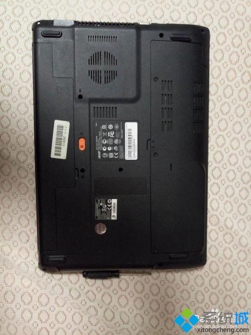 宏碁ACER4752Gwin7系统笔记本正确更换内存条的详细步骤