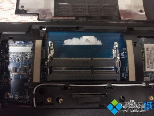 宏碁ACER4752Gwin7系统笔记本正确更换内存条的详细步骤