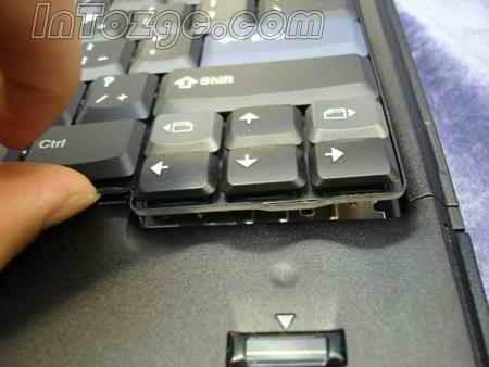 螺丝固定型笔记本键盘拆解