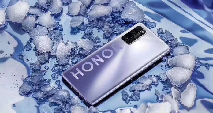 荣耀X10系列被曝光：搭载的都是麒麟820处理器，标准版还会配备大约6.5英寸LCD显示屏