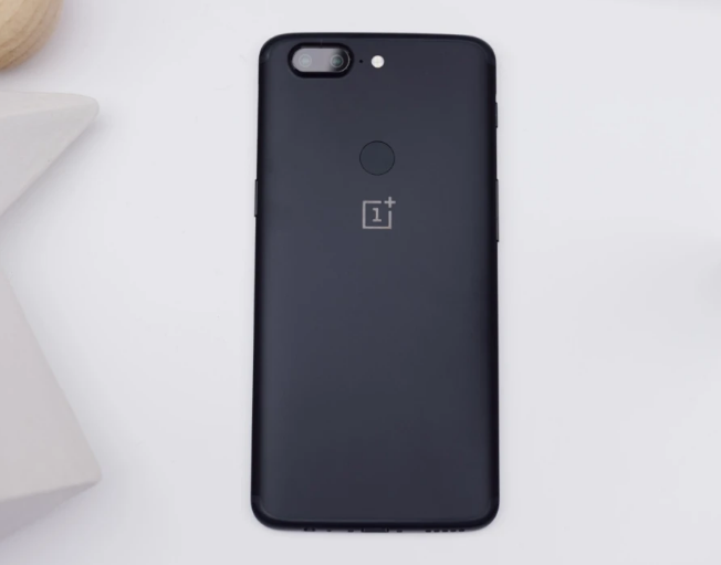 只做旗舰的想法“天真”？一加中端手机将至，搭载骁龙765G！