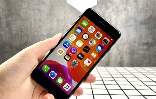 买A13处理器送手机 新iPhone SE上手体验