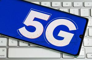 美国再次拍卖5G频谱：两万张牌照回笼46亿美元