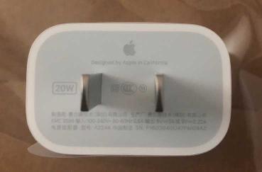 iPad Pro的随附电源适配器升级，18W升级至20W