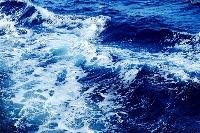 大地震致福岛核电站报废 日本决定将百万吨核废水排入大海