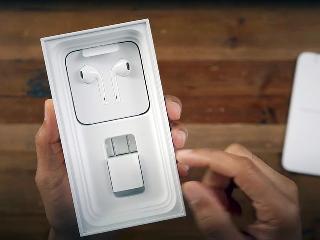 巴西：iPhone12不配充电器不准卖