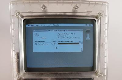 难得一见！带有半透明外壳的苹果Macintosh Classic原型机曝光