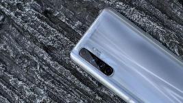 realme GT超酷机甲风配色曝光，保留耳机孔