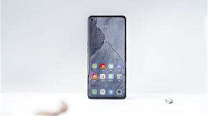 realme GT大师版真机亮相，搭载骁龙870、还有双曲面屏