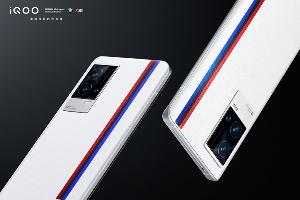 IQOO 8系列手机再爆料，引入定制的FHD-120Hz BOE柔性屏