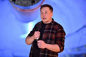 马斯克表示，特斯拉在的德克萨斯州的工厂投入总额将超100亿美元