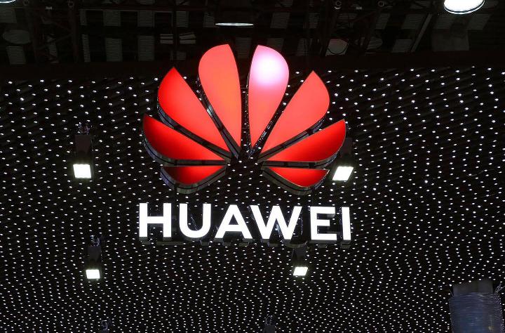华为“根据眼球焦点控制显示屏”专利获授权