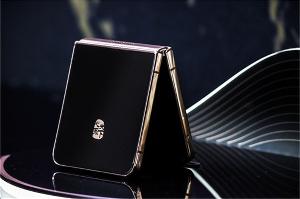 心系天下三星W23 Flip纵向折叠屏手机发布：融合艺术与科技