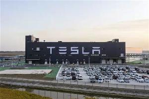 曝特斯拉上海工厂将在1月减产 未说明原因