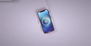 消息称：有延误，但苹果仍在继续为 iPhone 提供全面的反向无线充电支持