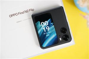 OPPO Find N2 Flip系统更新，直接通过外屏使用微信与好友聊天