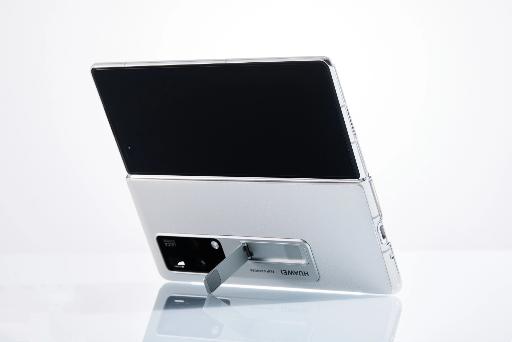 华为 Mate X3配置曝光： 配备 7.8 英寸 2K 屏幕，支持 120Hz、昆仑玻璃