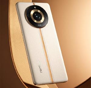 realme 真我 11 系列官图公布，表示新机主打配色为“日出之城”
