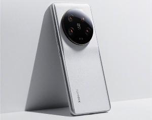 小米 13 Ultra 白色 16 GB + 1 TB 版本开卖，首发价 7299 元