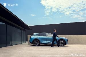 深蓝 S07 搭载华为乾崑 ADS SE