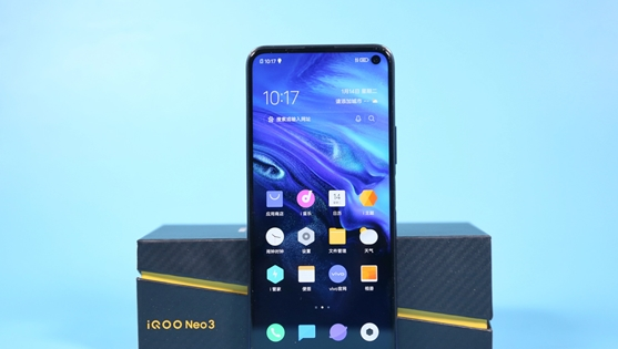 144Hz竞速屏 看720P视频秒变1080P iQOO Neo3开箱图赏