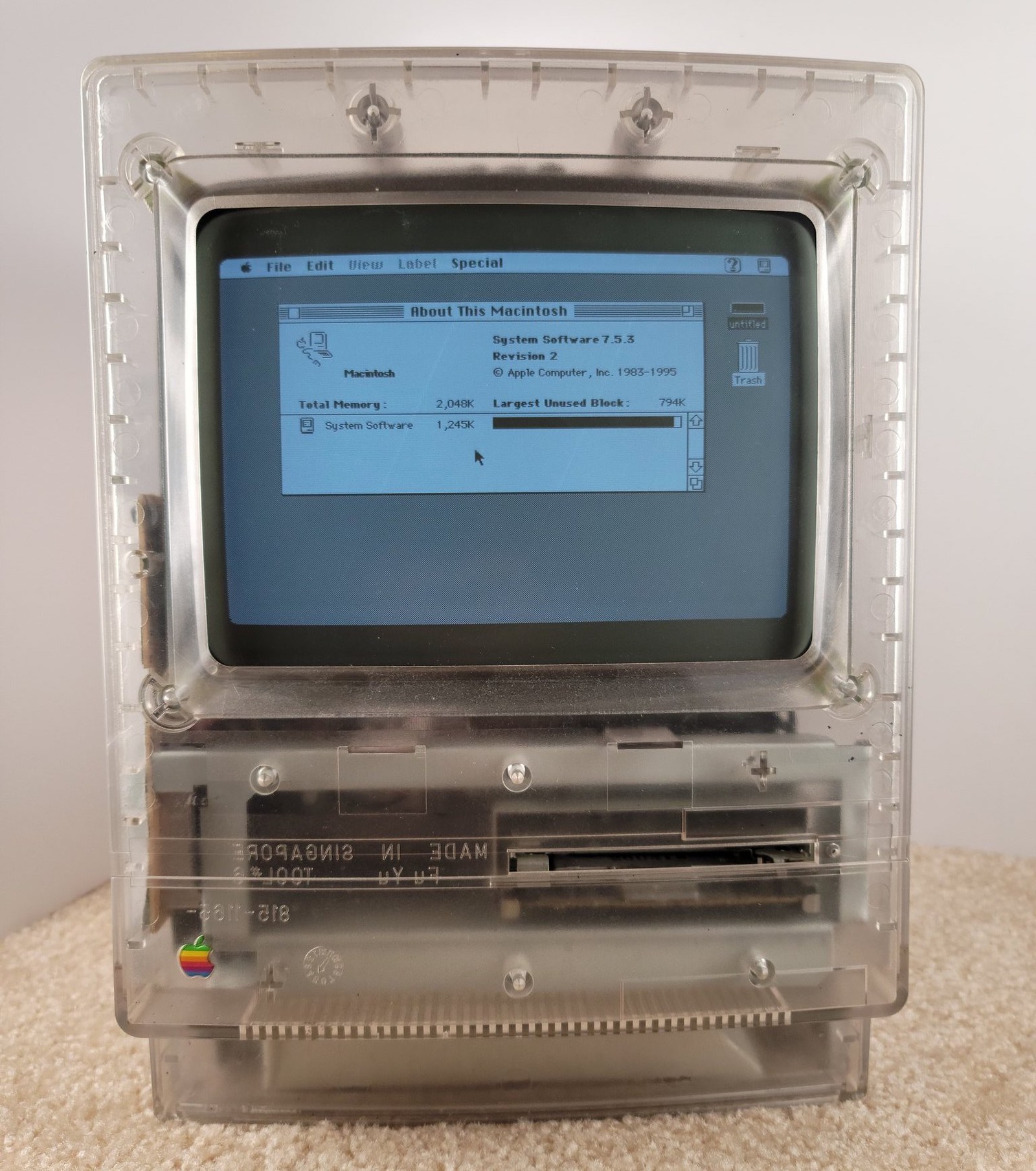 难得一见！带有半透明外壳的苹果Macintosh Classic原型机曝光