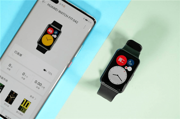 华为首款方形轻智能运动手表WatchFIT发布：轻薄全彩 售价799元起
