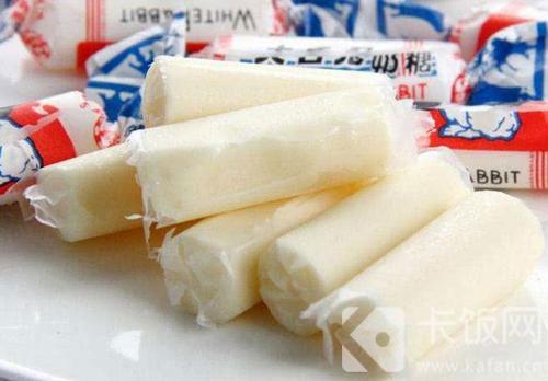 包裹奶糖的透明纸吃下去后，对身体有害吗