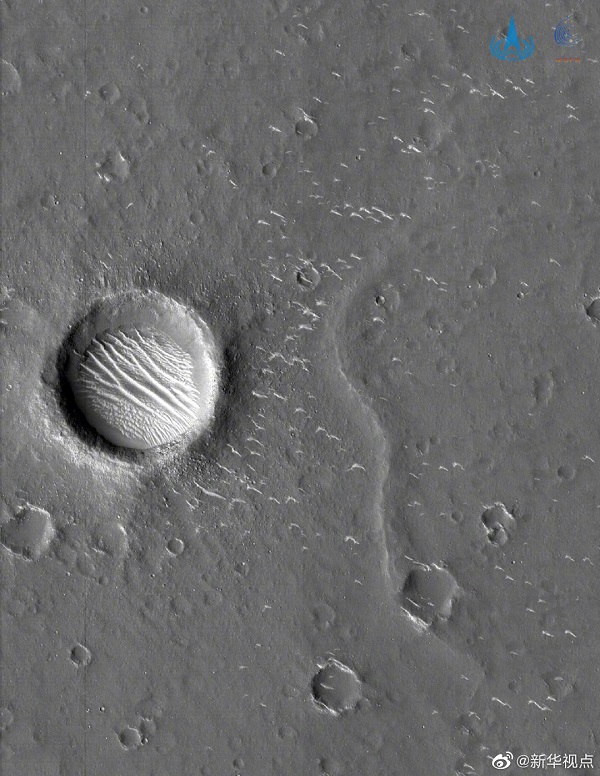 国家航天局发布天问一号拍摄高清火星影像