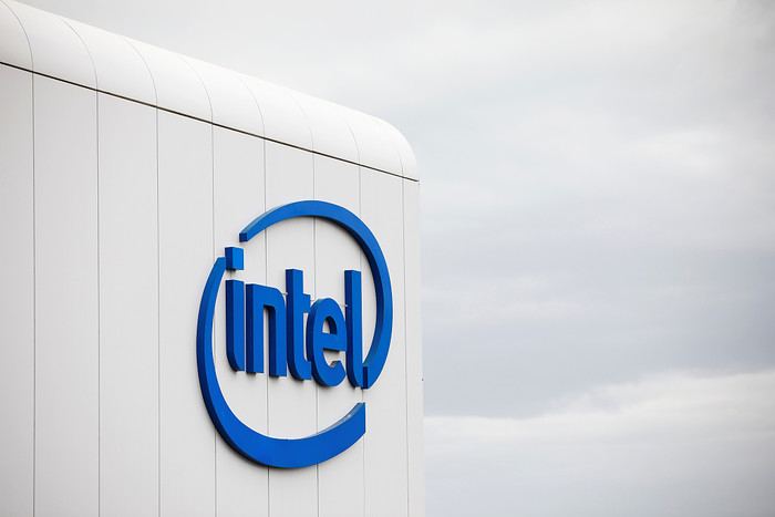 Intel 7nm尘埃落定！2023年降临桌面处理器：3D混合架构