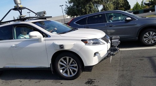 苹果扩大自动驾驶汽车测试车队 减少测试司机人数