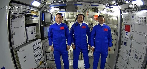在中国空间站生活的宇航员，他们能洗澡吗