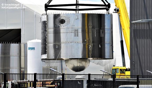 SpaceX工厂开始组装星际飞船和助推器，或将8月开始测试