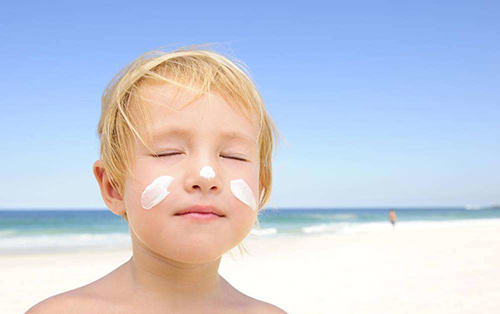 成人用的防晒霜能给儿童涂吗