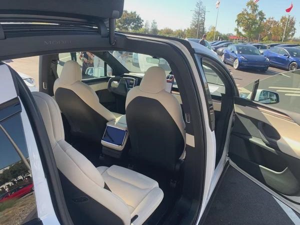 特斯拉Model X SUV升级版行车交付，曾延迟几个月