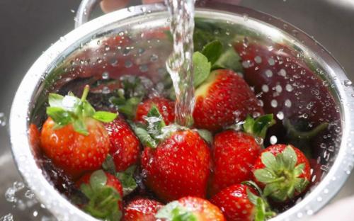草莓应该以怎样的方式进行清洗