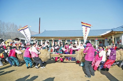 踩地神拔草龙是哪个民族的传统民俗文化和生活习俗