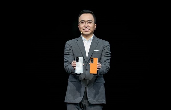 荣耀推出首款折叠屏Magic V手机，售价9999元起