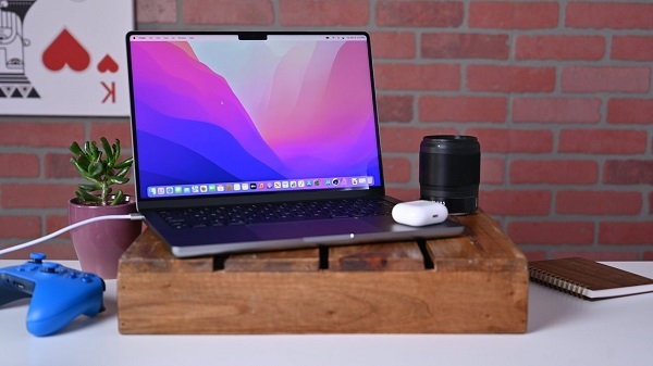苹果将使用新的14英寸替换13英寸M1 MacBook Pro，搭载“M2”芯片，价格更高
