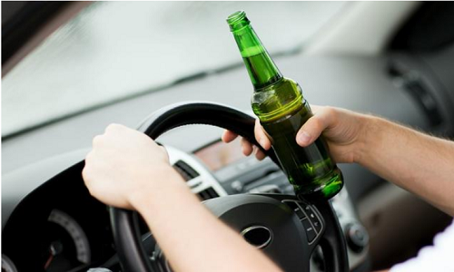 某司机醉酒驾驶被吊销驾照，他几年内不得重新取得驾照