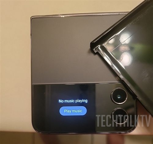 网曝三星Galaxy Z Flip4真机图，和上一代差别不大