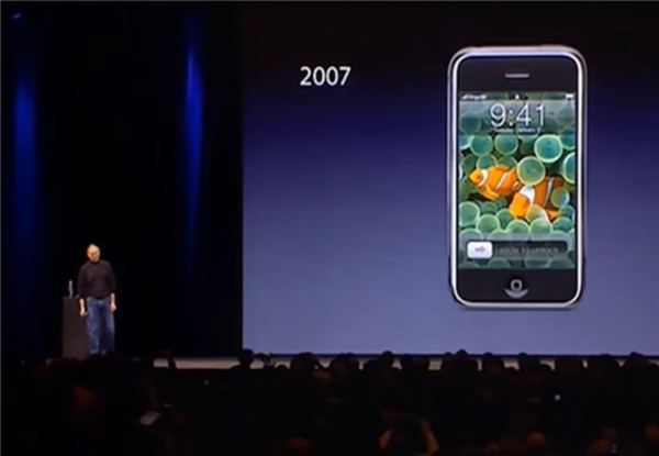 苹果iOS 16 Beta3上线小丑鱼壁纸，乔布斯发布初代iPhone时曾使用
