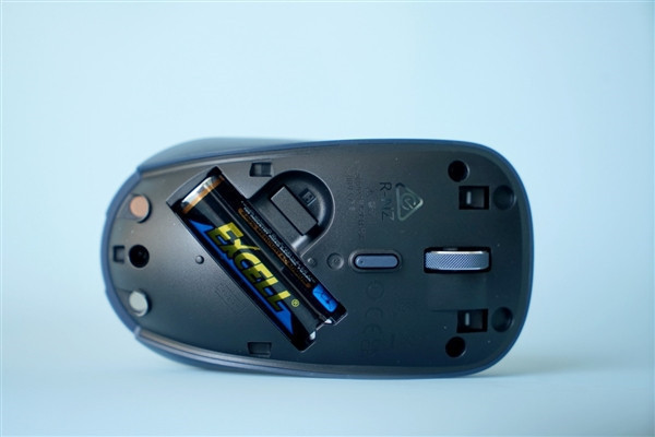 华为新一代无线鼠标图赏：7按键设计 双模即插即用 玻璃上也能用，售价179元