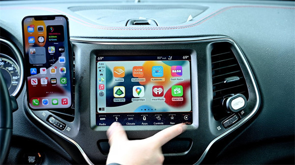 苹果 CarPlay 上 存在的两大问题：汽车厂商跟进不及时和应用质量糟糕