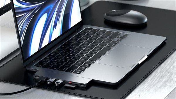 Satechi 推出 Pro Hub Slim 扩展坞，专为 M2 MacBook Air 和 MacBook Pro 设计，有七个端口