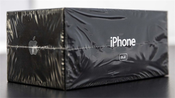 尚未拆封的初代 iPhone正在拍卖中，预估成交价格会在 50000 美元左右