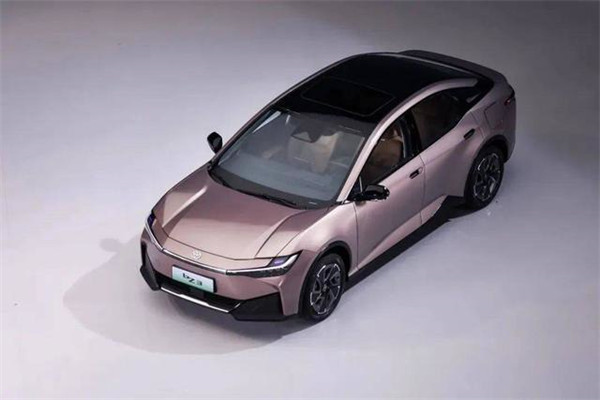一汽丰田首款纯电动车型 bZ4X 限时优惠 6 万元，到手价仅 13.98 万元起