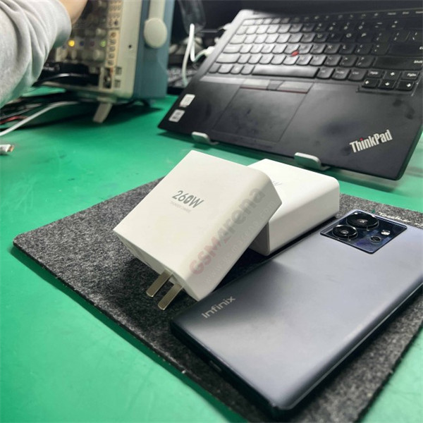 消息称:传音 Infinix 正准备推出 260W 有线充电功能的智能手机