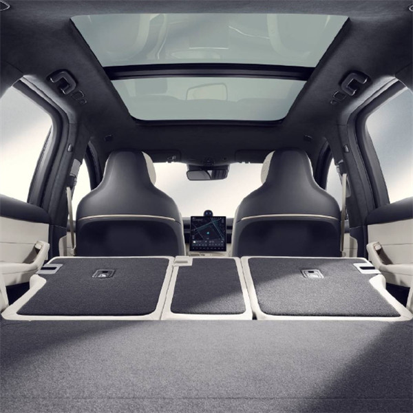 蔚来全新 ES6 车型亮相，号称“无论马力还是算力，全新 ES6 是高端中型 SUV 的天花板”